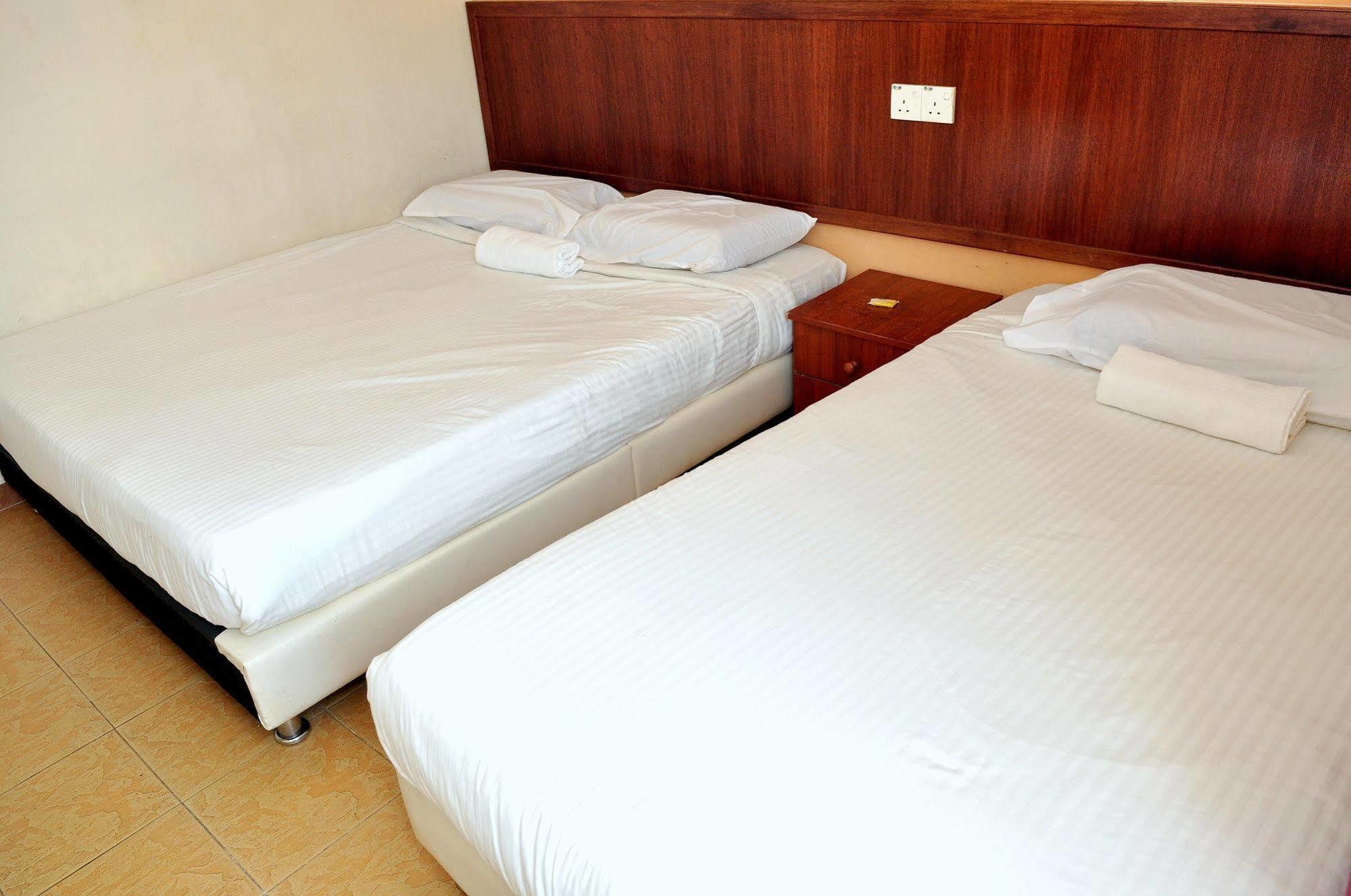 Oyo 984 Kings Hotel Kuantan Exterior foto